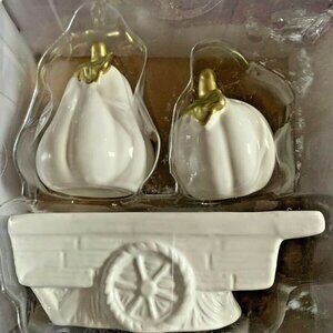 NEW Mapleton Mills 3pc Pumpkin & Wagon Figural Salt & Pepper Shaker Set